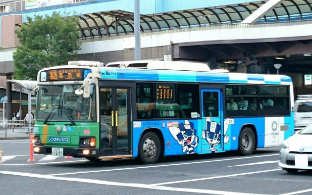 第二弾・2020東京大会のマスコットラッピングバス登場